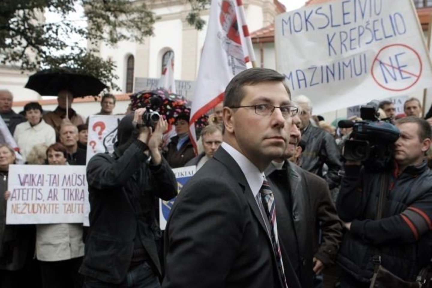 Švietimo ministras G.Steponavičius piketuojantiems mokytojams: „Mano paties pajamos sumažėjo perpus“.