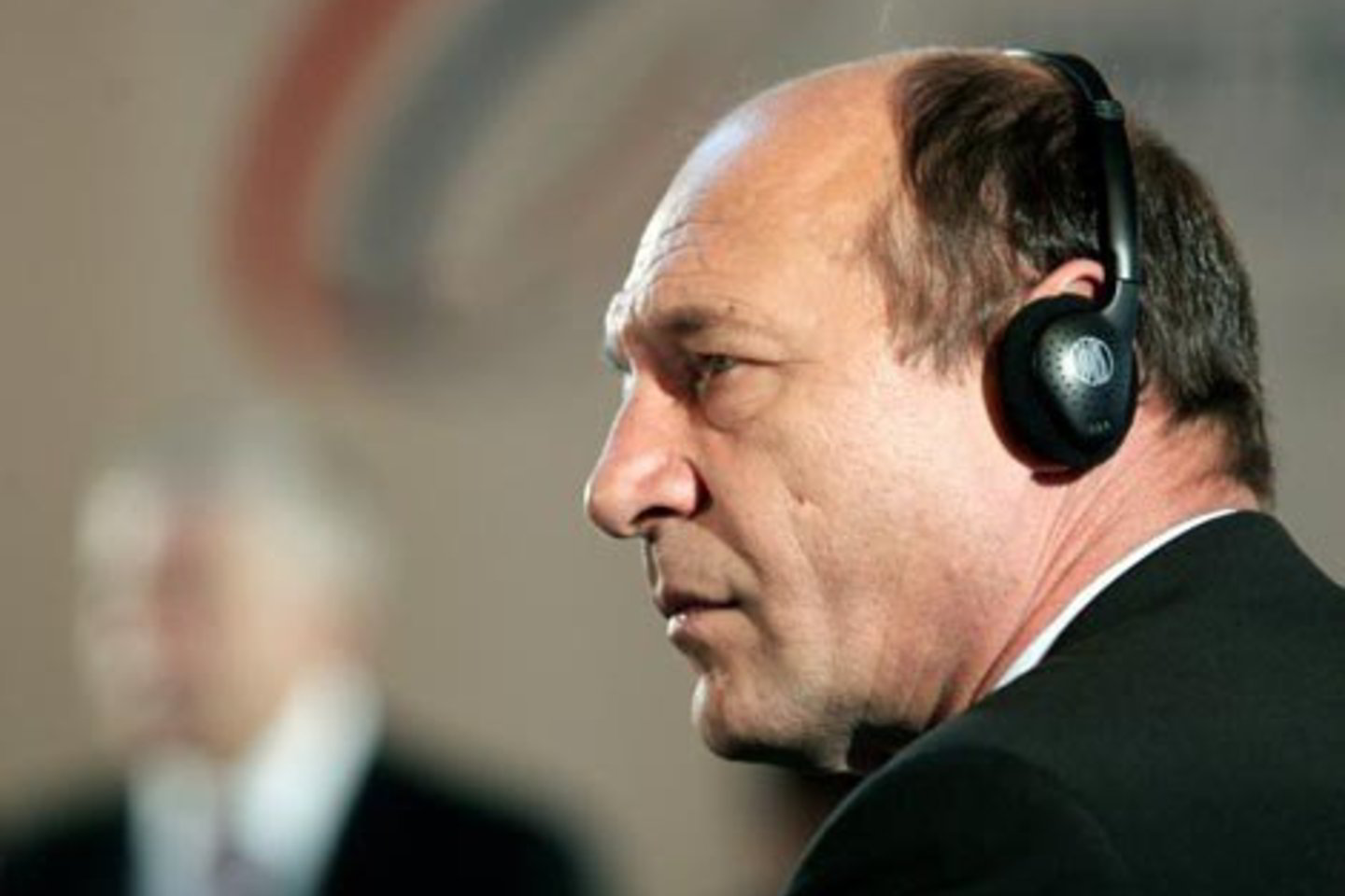 Rumunijos prezidentas T.Basesku atleido vidaus reikalų ministrą.