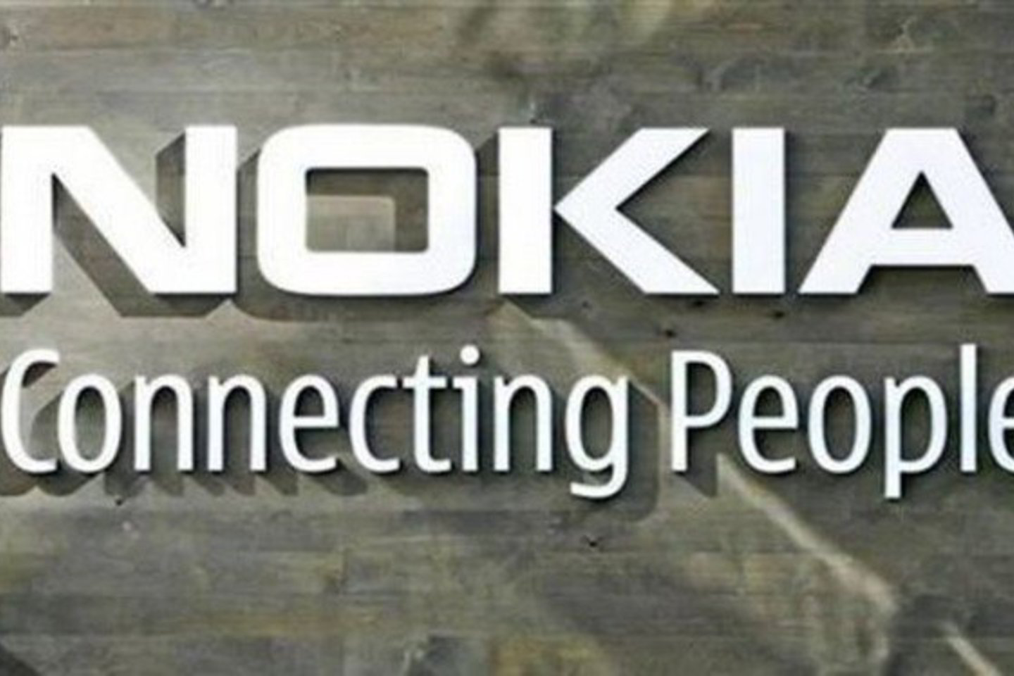 Šių metų pradžioje „Nokia“, mažindama išlaidas, buvo priversta atleisti pusantro tūkstančio žmonių.