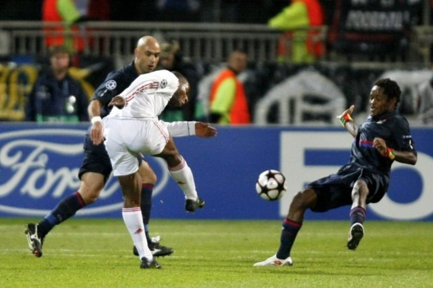 R.Babelio smūgis neišgelbėjo "Liverpool" futbolininkų.