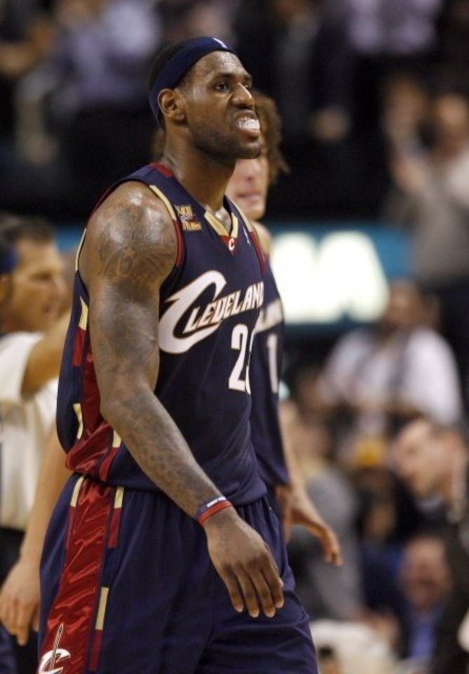 Klivlendo komandai LeBronas Jamesas pelnė 27 taškus.