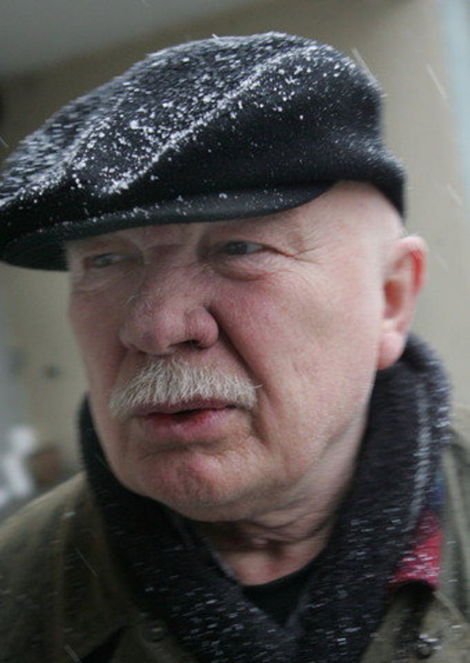 „Jam pozuoja ir vanduo, ir debesys. Jo grafika – puiki mokykla mums, kurie dar paišome“, – sakė grafikas Petras Repšys per Stepheno Raulio Anayos parodos atidarymą.