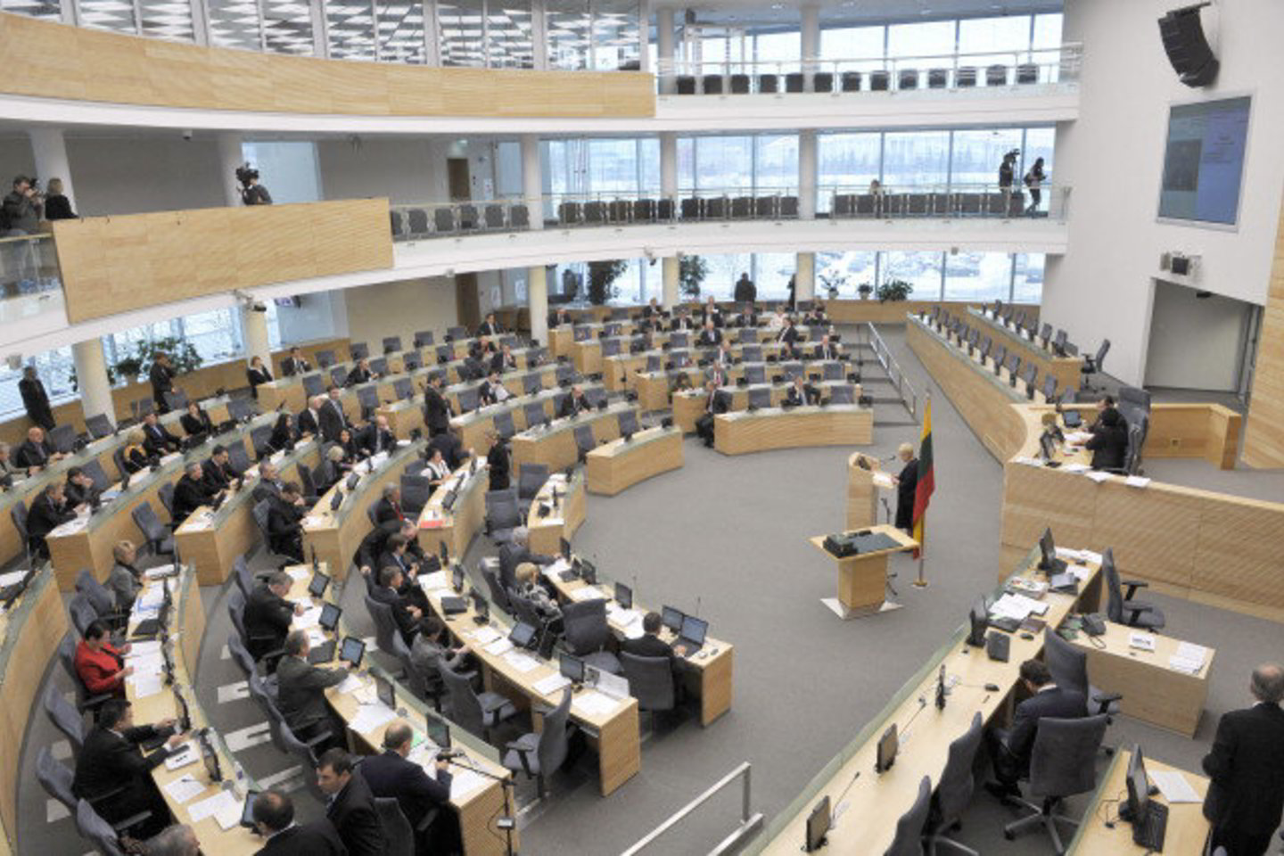 Seimas „netelpa“ į kitų metų biudžetą, papildomai prašo 12 mln. litų.