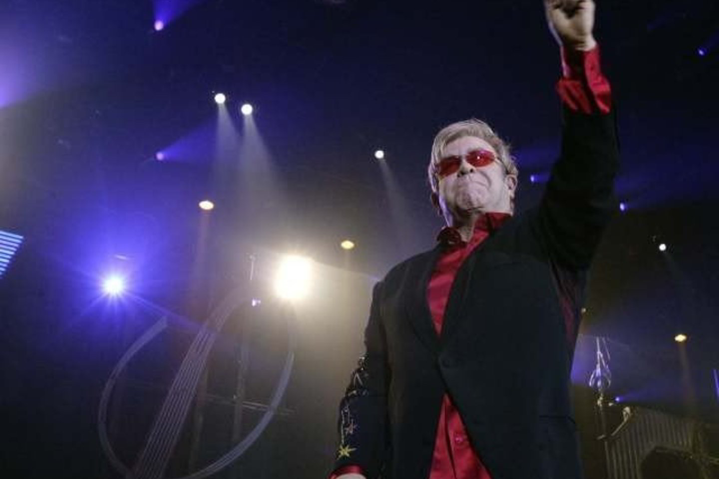 E.Johnas gydėsi vienoje Londono centrinių ligoninių.