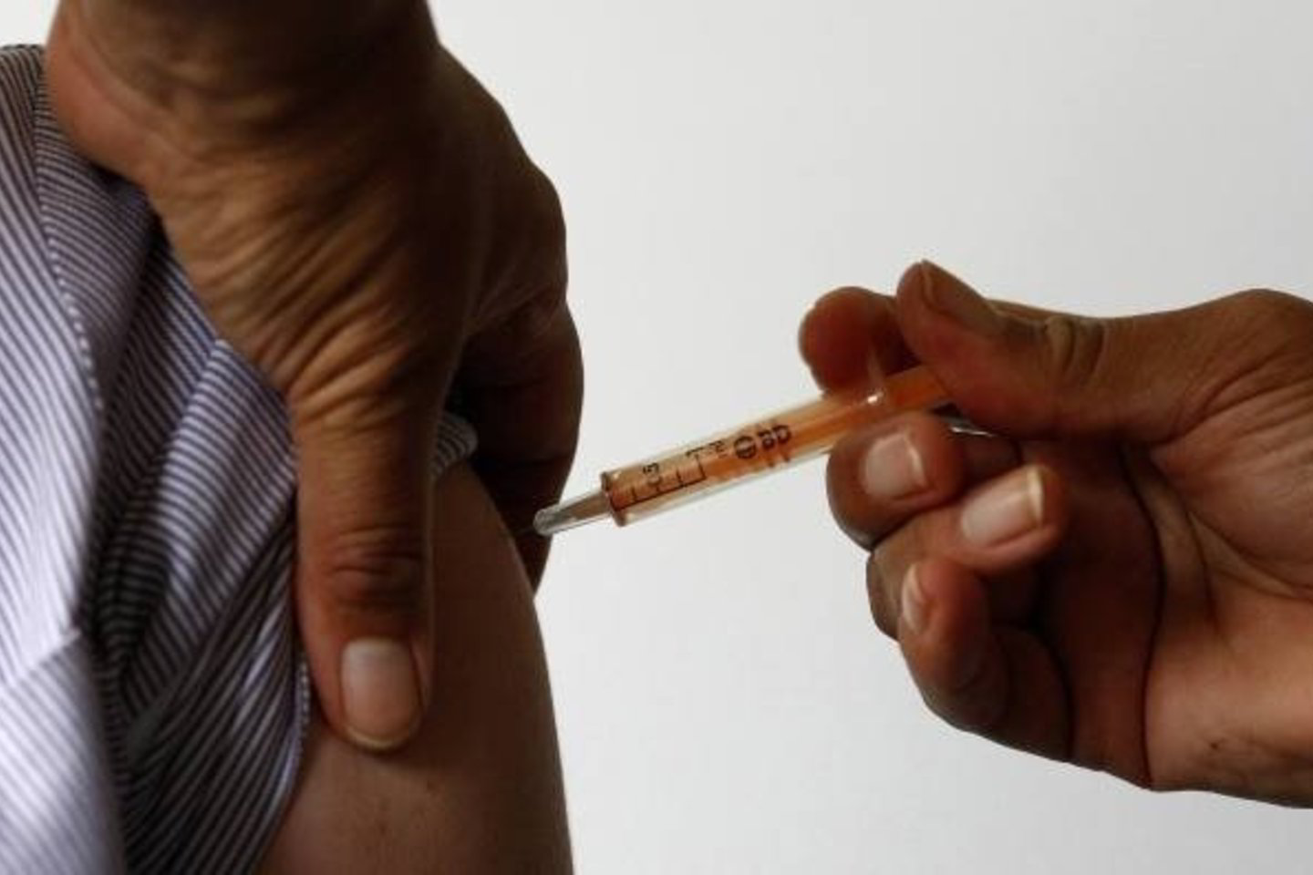 Iš viso nuo epidemijos pradžios šalyje susirgo beveik milijonas žmonių.