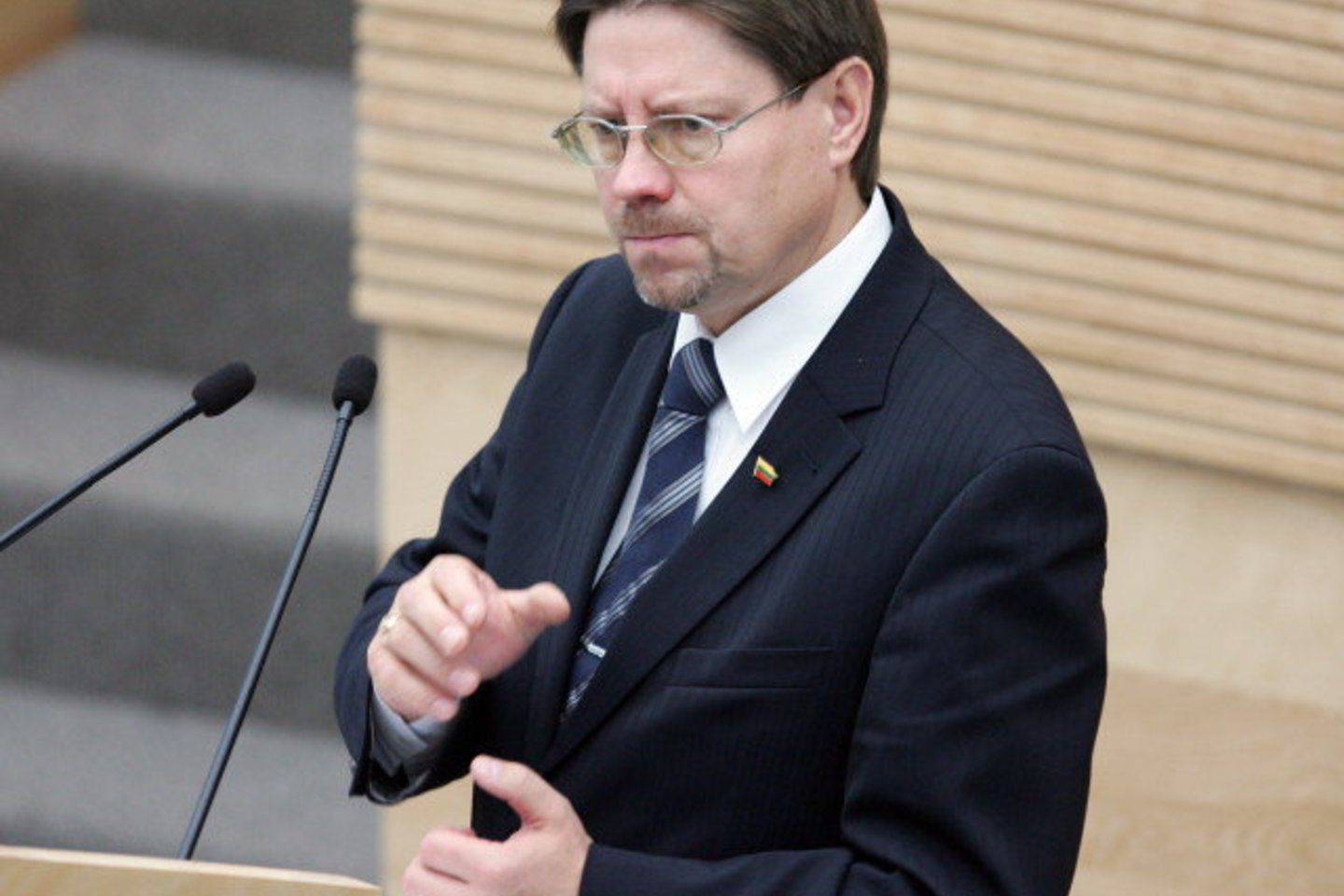 Seimo Teisės ir teisėtvarkos komiteto pirmininkas S.Šedbaras prašė pratęsti Kauno įvykių tyrimui skirtą laiką.