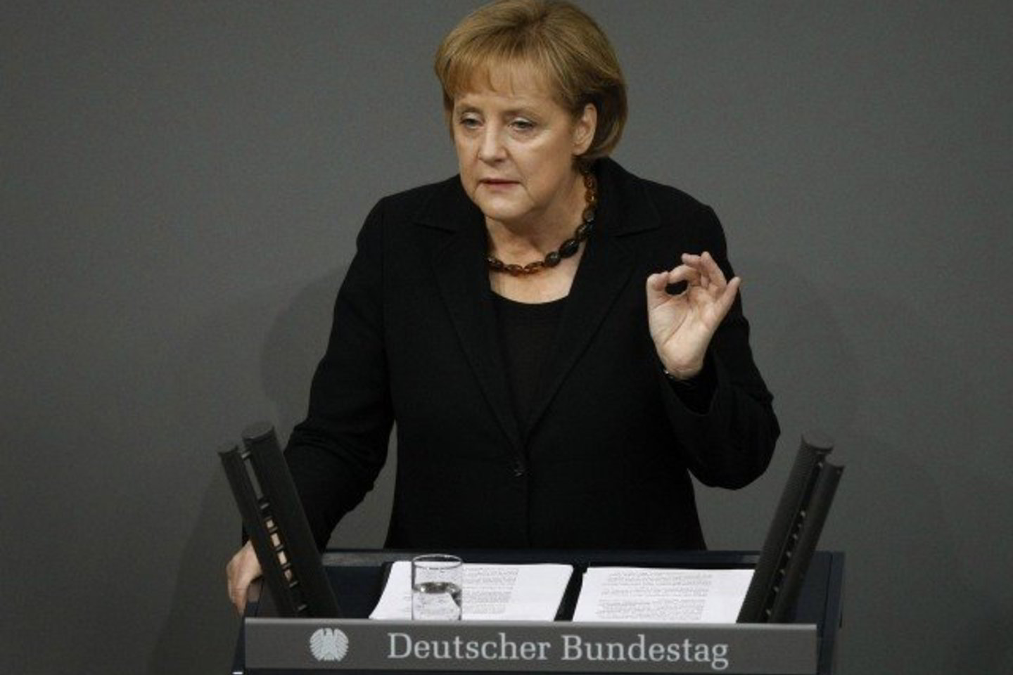 A.Merkel pristatė parlamentui naujos vyriausybės programą.