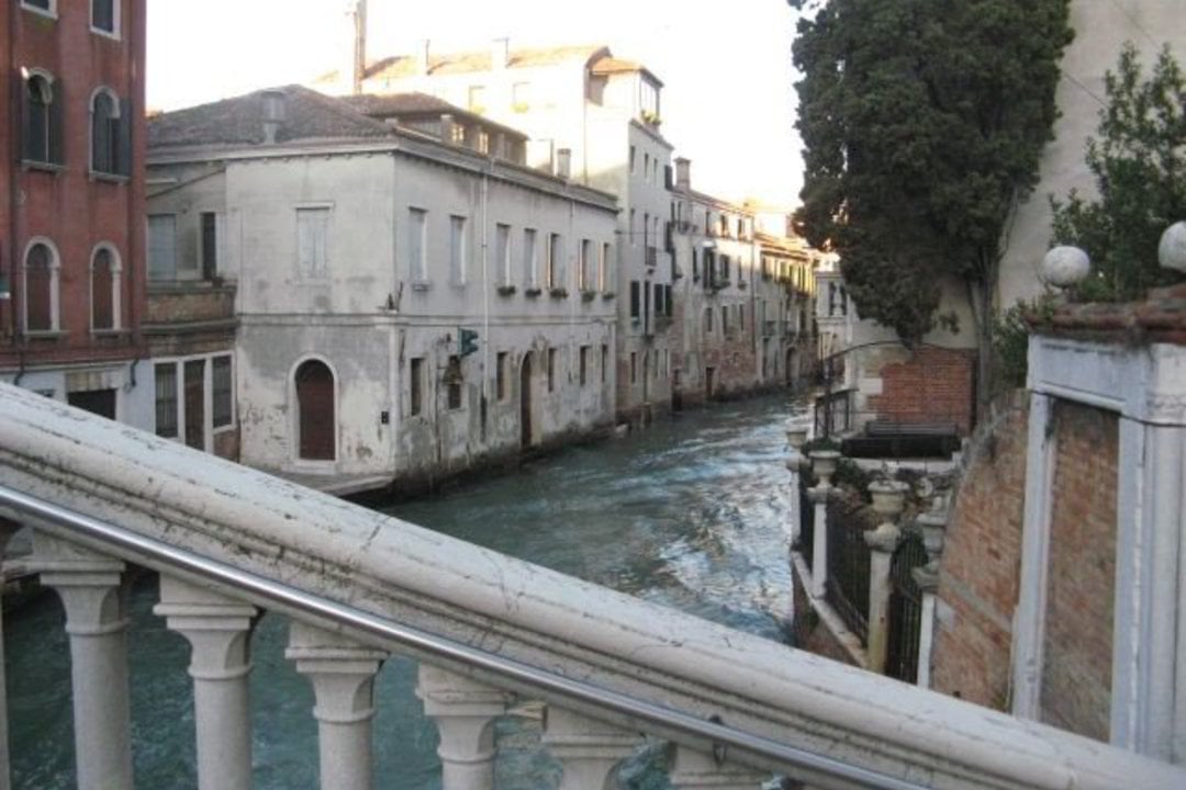 Gli italiani utili e i loro amanti tenaci dalla Lituania (foto)