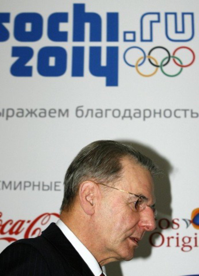 J.Rogge'as dalyvavo naujos Sočios olimpiados emblemos pristatyme.