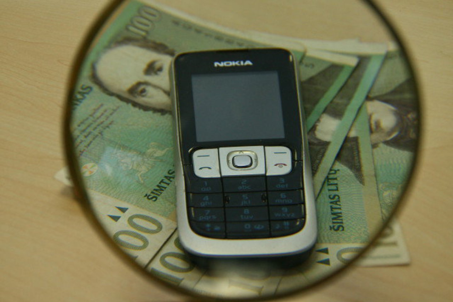 Pinigai iš moters išvilioti telefonu.