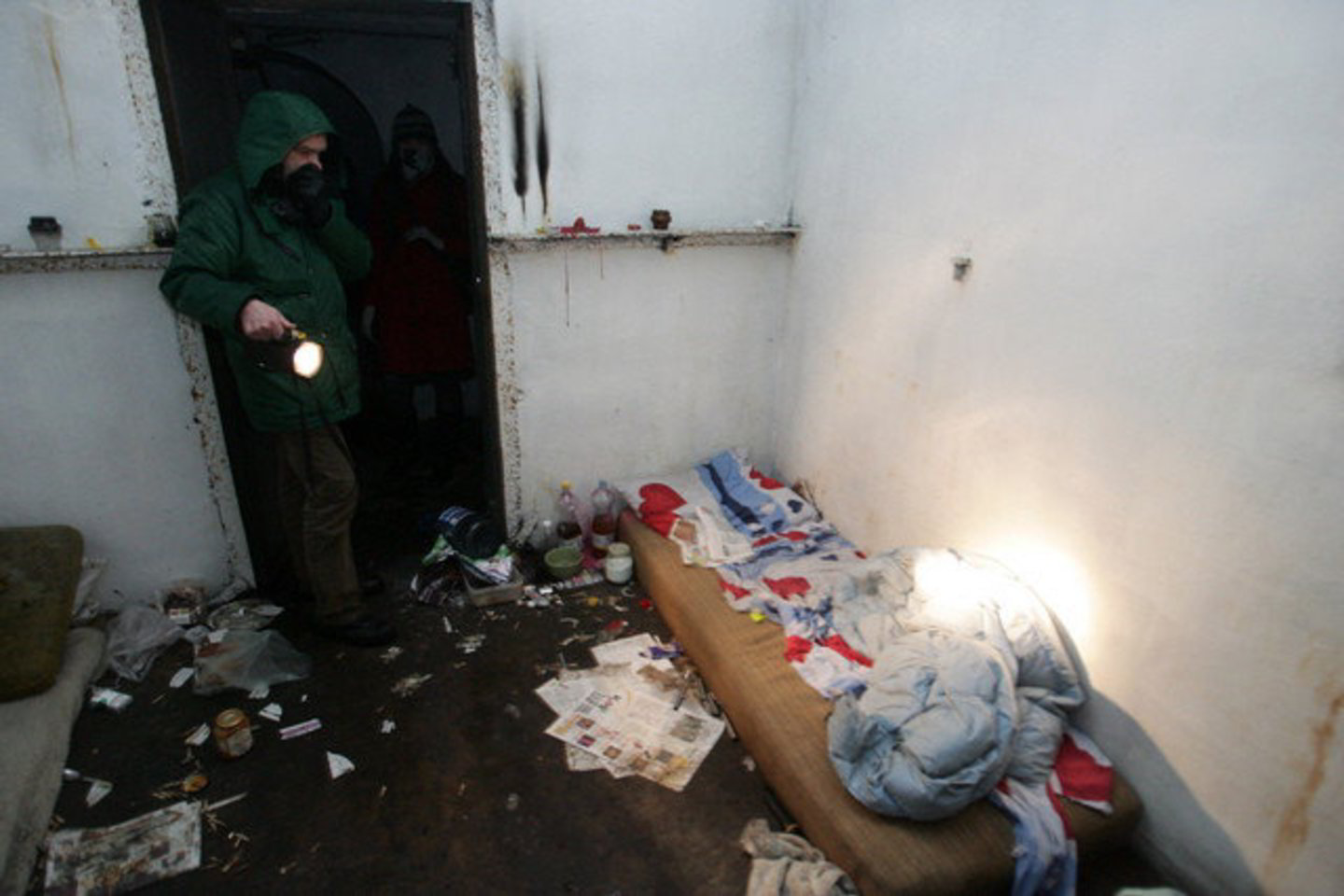 Valkatos gyvenimui pasirinko erdviausią – dviaukštį bunkerį. Jame ne tik daugiausia vietos, gana šilta, bet ir įėjimą saugo ne grotos, o durys.