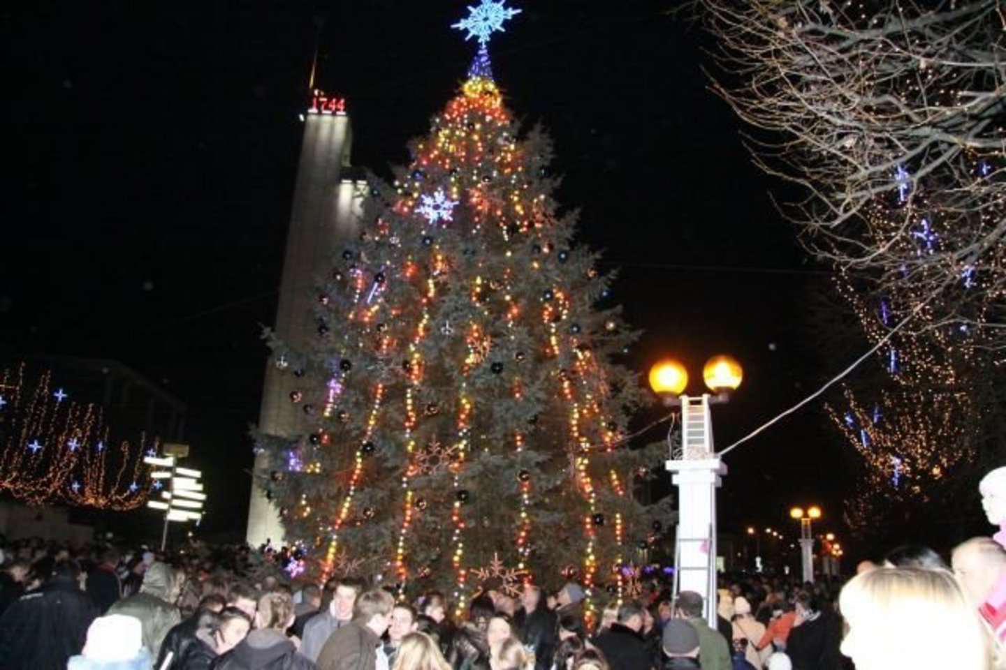 Nuotaiką alytiškiams skaidrina šventiškai pasipuošęs miestas.