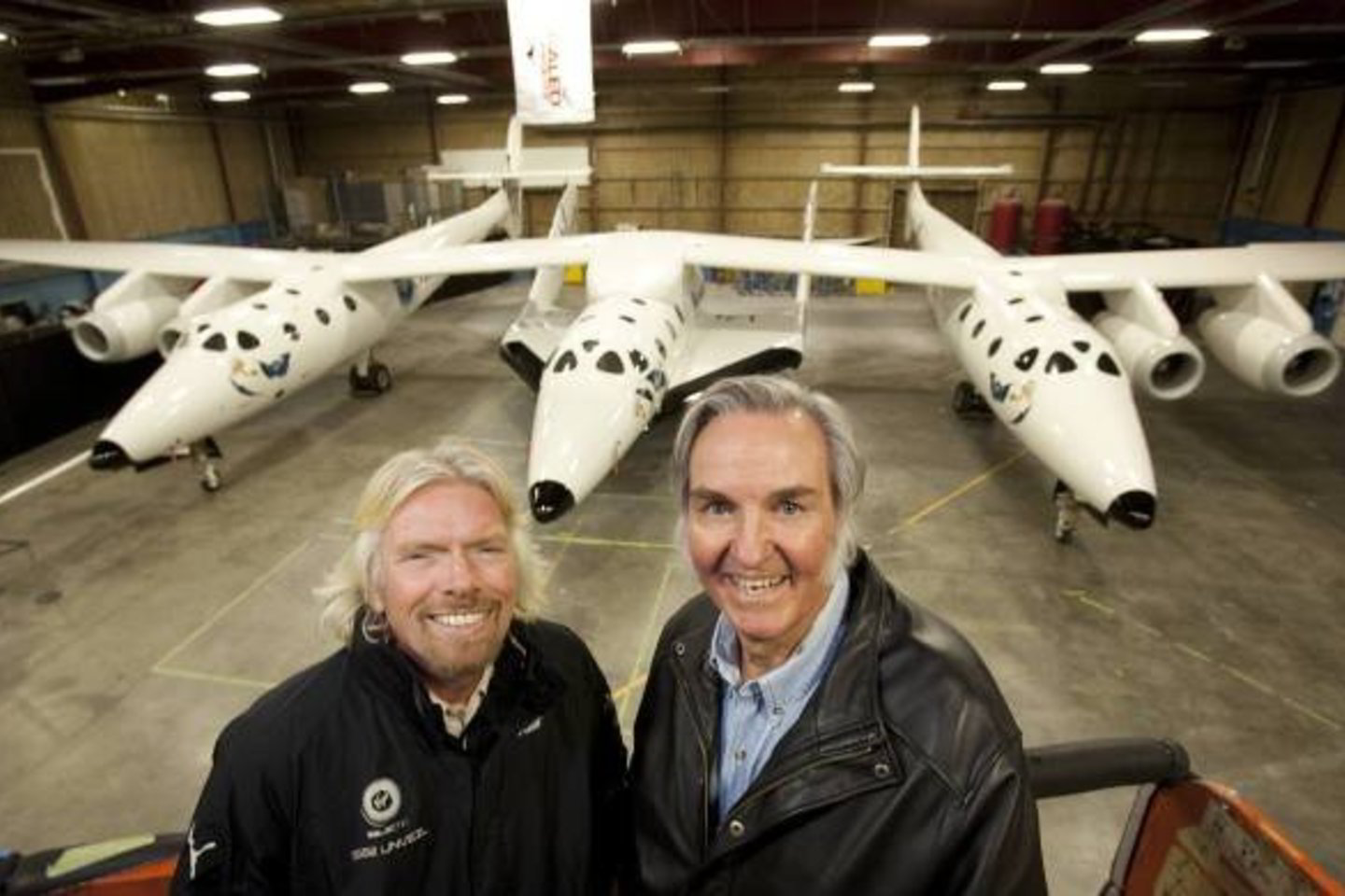 „Virgin Atlantic“ tikisi, kad sparnuotas mikroautobuso dydžio erdvėlaivis „SpaceShipTwo“ po 2-3 metų pradės skraidinti turistus virš Žemės atmosferos.