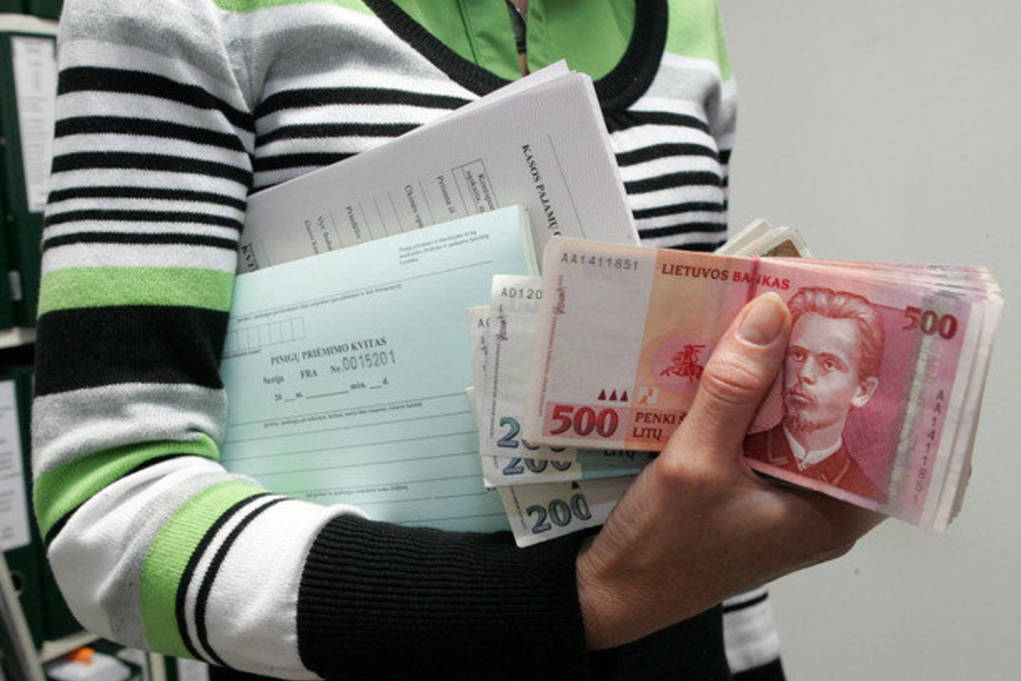 Iki 5 proc. pelno mokestis bus mažinamas įmonėms, kurios turi ne daugiau kaip 10 darbuotojų, o jų mokestinio laikotarpio pajamos neviršija 500 tūkst. litų.