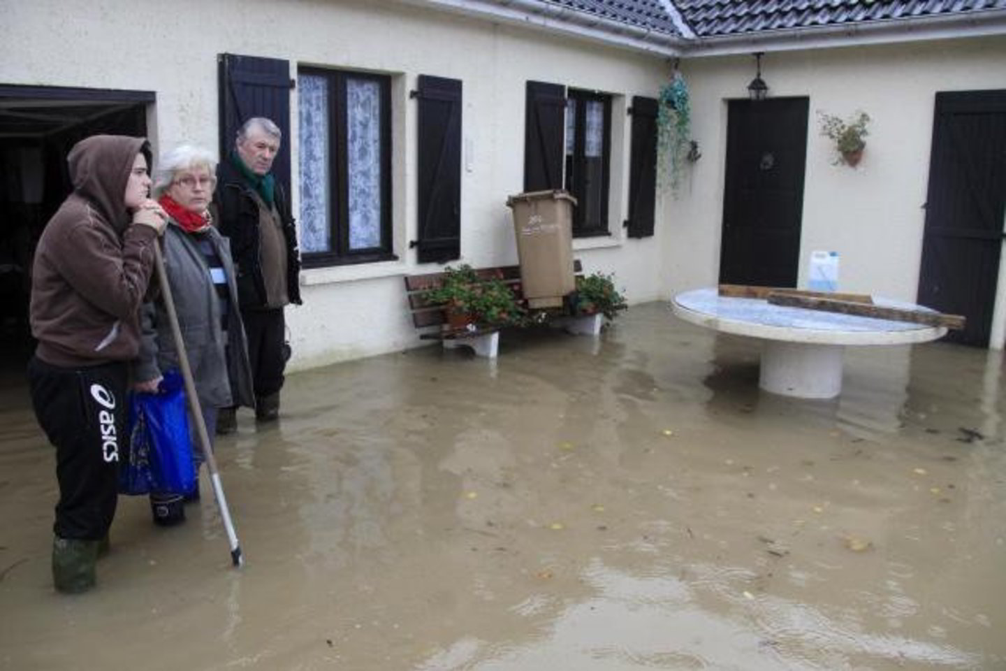 Centrinėje šalies dalyje netoli Volo miesto 70 metų amžiaus piemuo nuskendo po smarkių liūčių išsiliejusioje upėje.