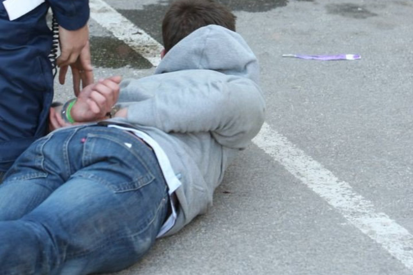 Pasak sostinės policijos atstovo, labai tikėtina, kad išaiškės ir daugiau šių įtariamųjų padarytų plėšimų ar kitų nusikalstamų veikų.