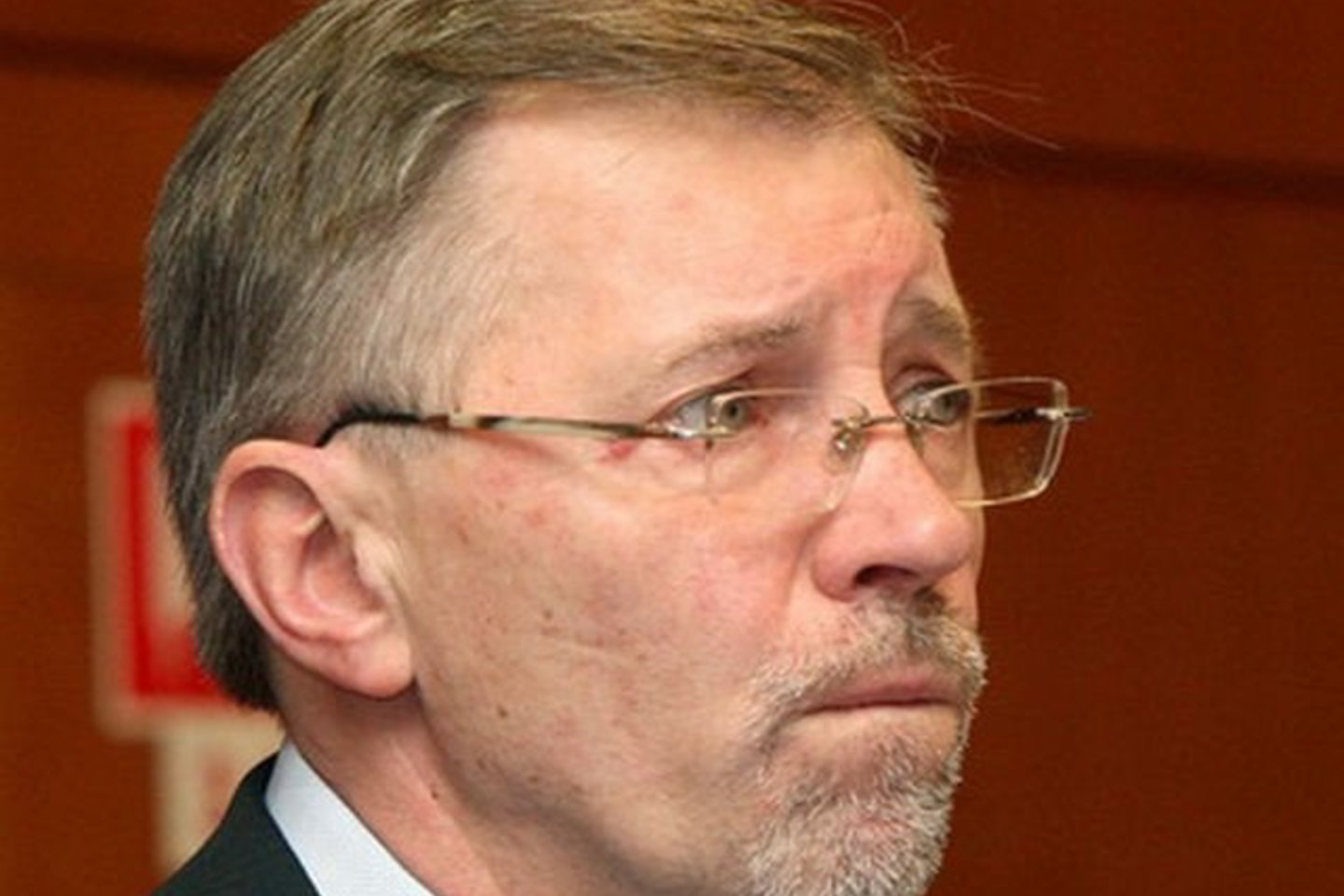 G.Kirkilas, neturėdamas bakalauro laipsnio, buvo priimtas į magistrantūros studijas šioje aukštojoje mokykloje.