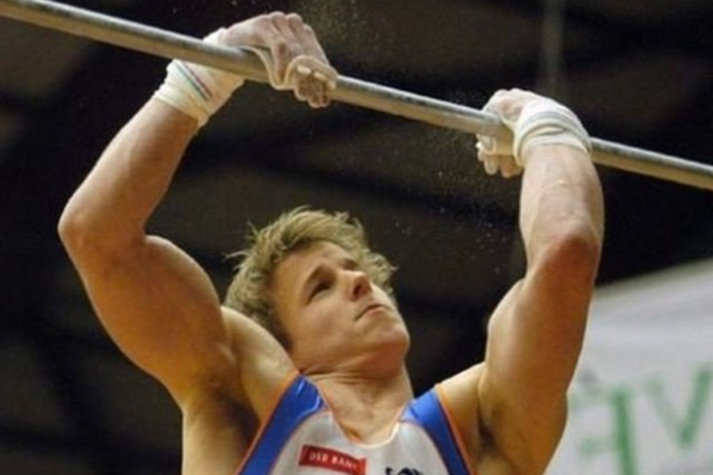 E.Zonderlandas pasaulio sportinės gimnastikos čempionato pratimuose ant lygiagrečių iškovojo sidabrą.