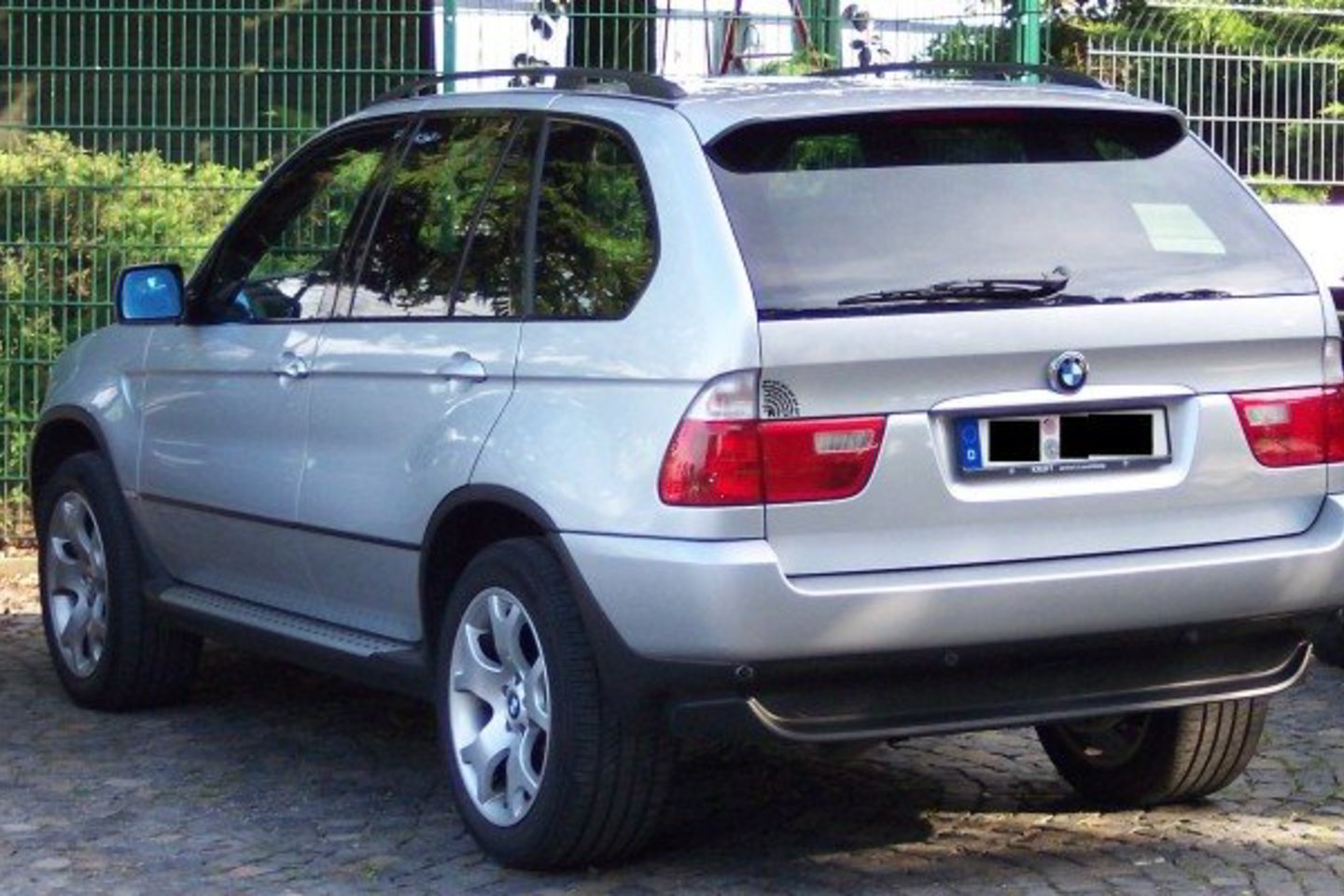Paaiškėjo, kad automobilis buvo pavogtas Belgijos Antverpeno mieste.