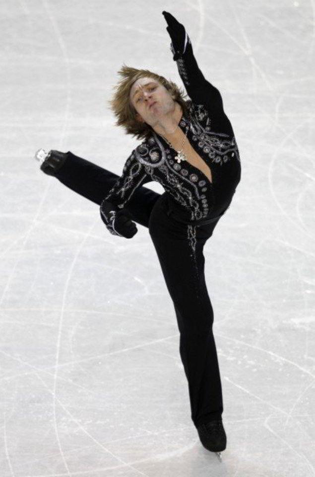 Po ketverių metų pertraukos grįžęs į ledo areną Turino olimpinis čempionas J.Pliuščenka laimėjo 2010 m. Europos pirmenybes Taline.