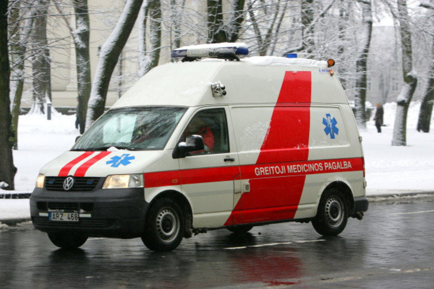 Dažniausiai medikai klimpo rajoniniuose keliuose.