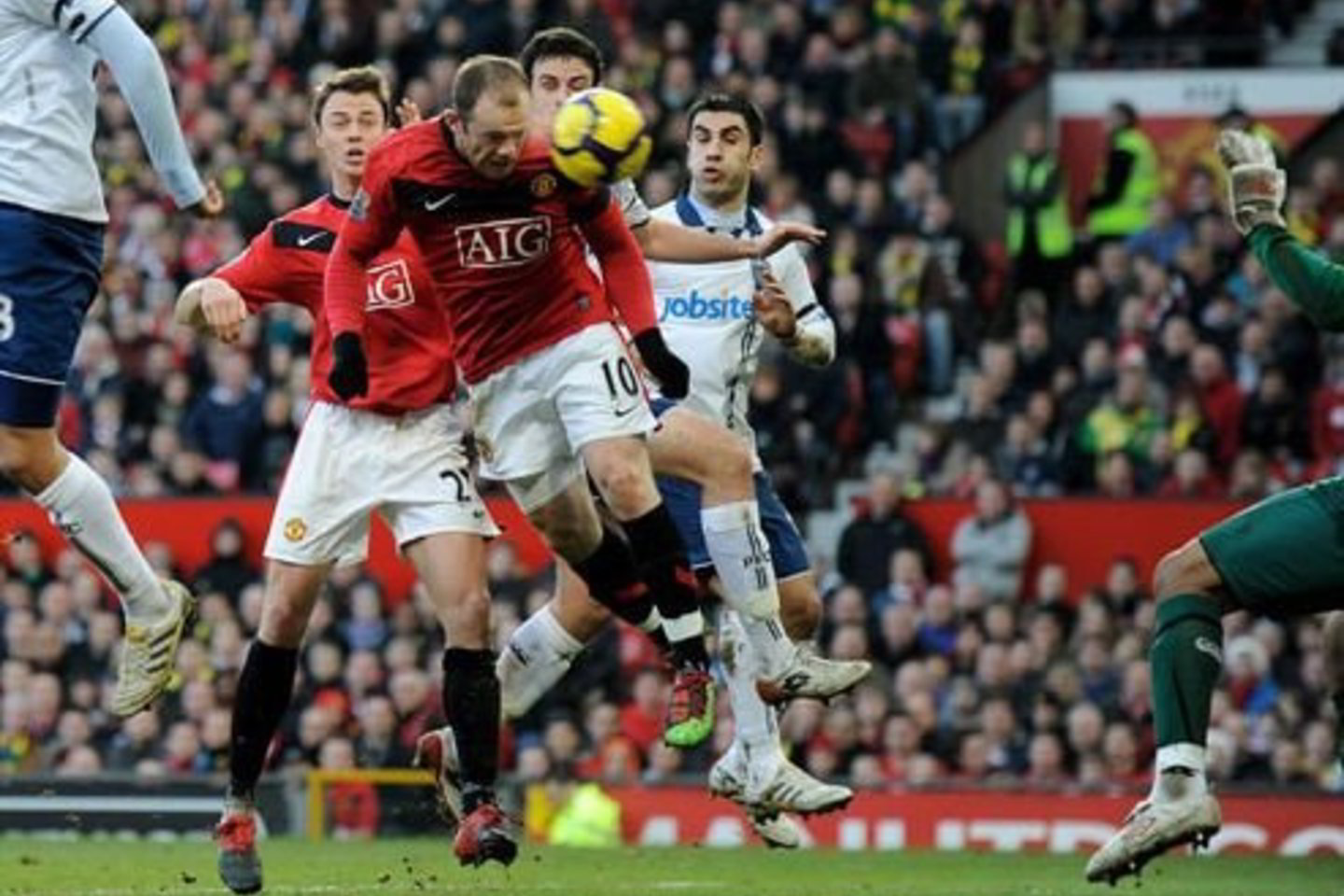 W.Rooney pelnė pirmąjį įvartį į „Portsmouth“ vartus.