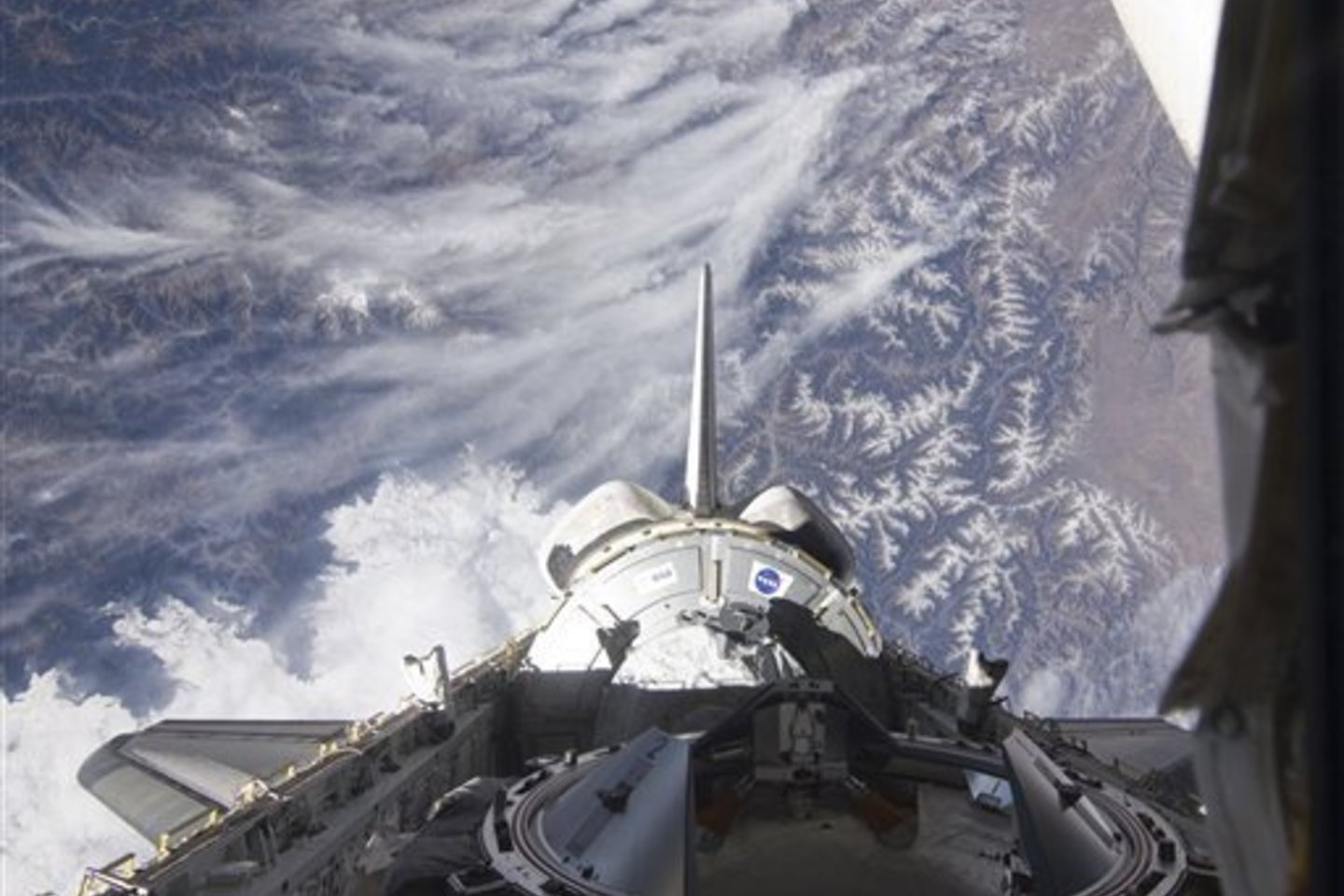 „Endeavour“ atgabeno į TKS stambią statybinę dalį - modulį „Tranquility“.