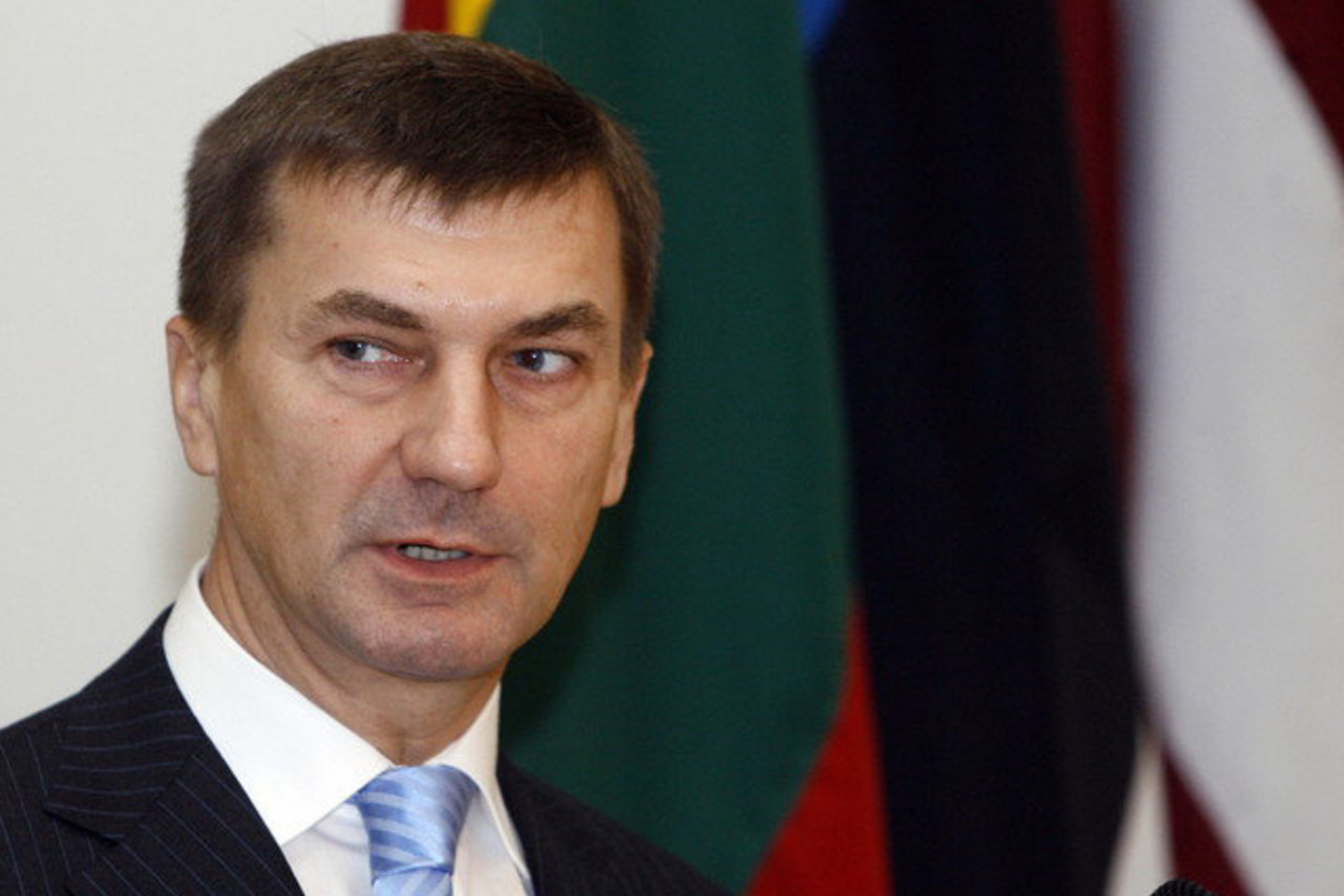 A.Ansipas pažymėjo, kad finansinis nestabilumas Graikijoje gali apsunkinti perėjimą prie euro naujosioms ES šalims.