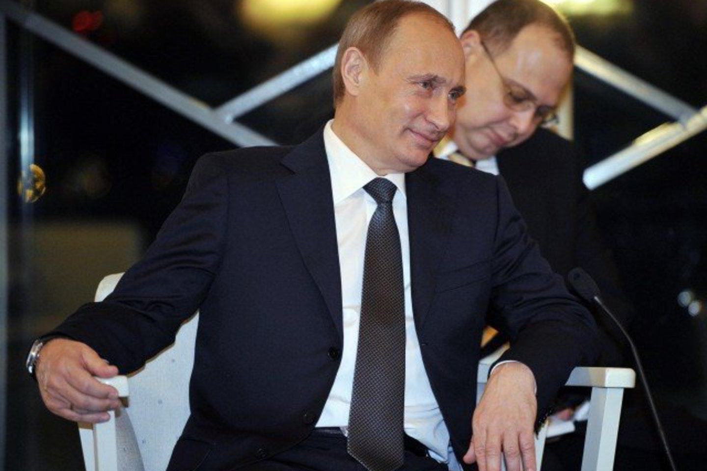 V.Putinas pareiškė, kad jį stebina „emocinga reakcija“ į planuojamą nutiesti dujotiekį „Nord Stream“.