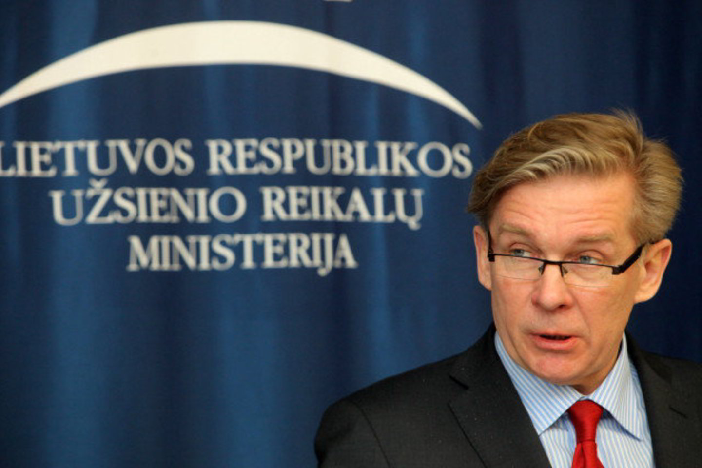 A.Ažubalis neskuba atšaukti D.Dabašinsko iš pareigų Ukrainoje.