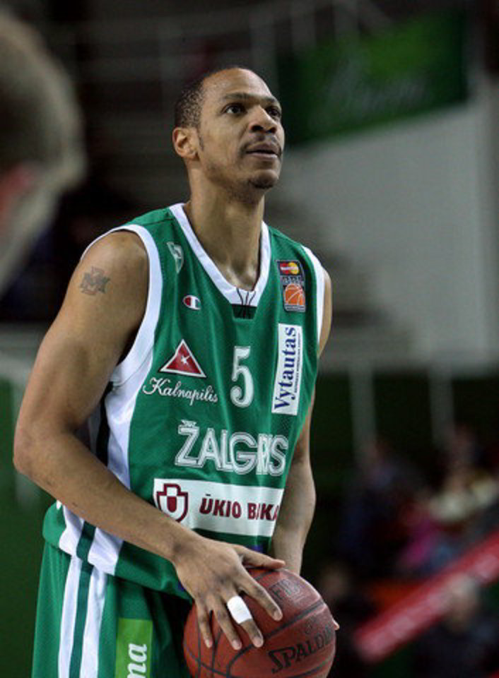 Marcusas Brownas pelnė 25 taškus.