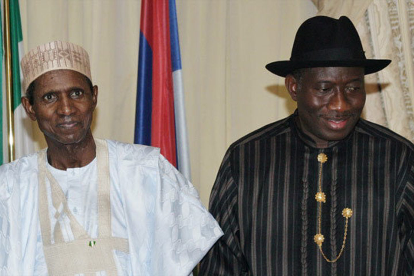 Prezidentas Umaru Musa Yar'Adua (kairėje) su viceprezidentu Goodluck Ebele Jonathanu.