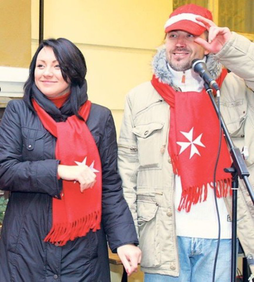 G.Balutytė V.Kovaliovą laiko artimu draugu, bet roko atlikėjas tikino jos neįsimylėjęs ir neketina teikti vilčių.