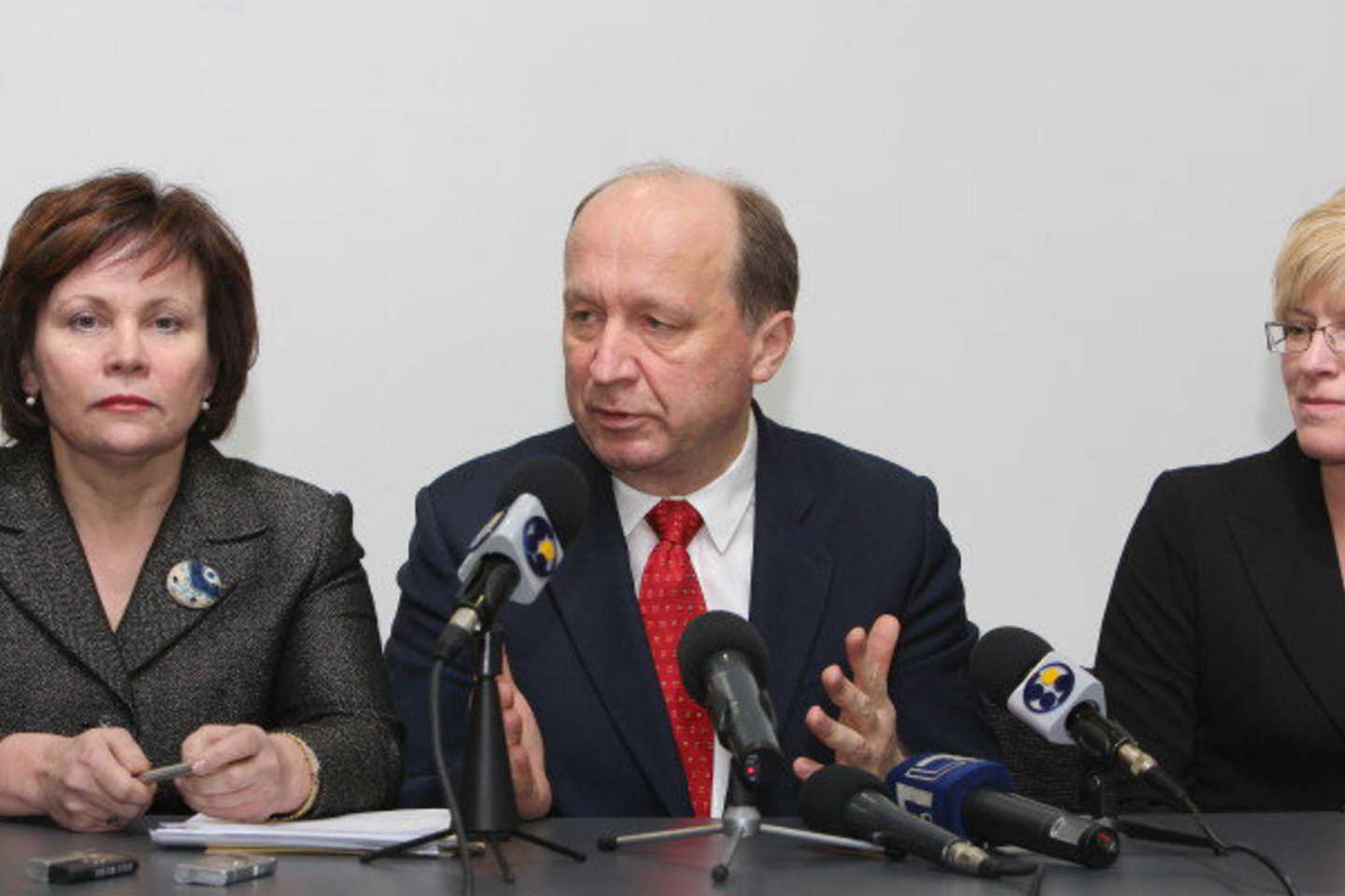 Vyriausybė patvirtino 2010-ųjų veiklos prioritetus - kovą su nedarbu ir struktūrines pertvarkas.