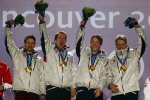 Norvegijos biatlonininkai po aštuonerių metų vėl laimėjo olimpiados estafetės varžybas