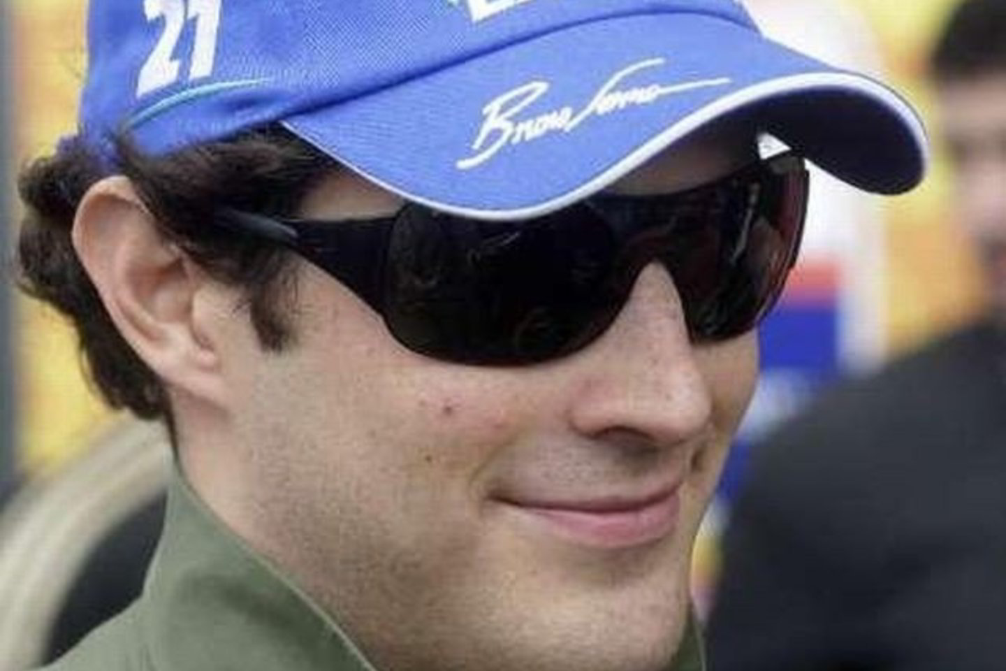 B.Senna tikisi startuoti „Formulės - 1“ lenktynėse. Jo dėdė Ayrtonas šias lenktynes laimėjo tris kartus.