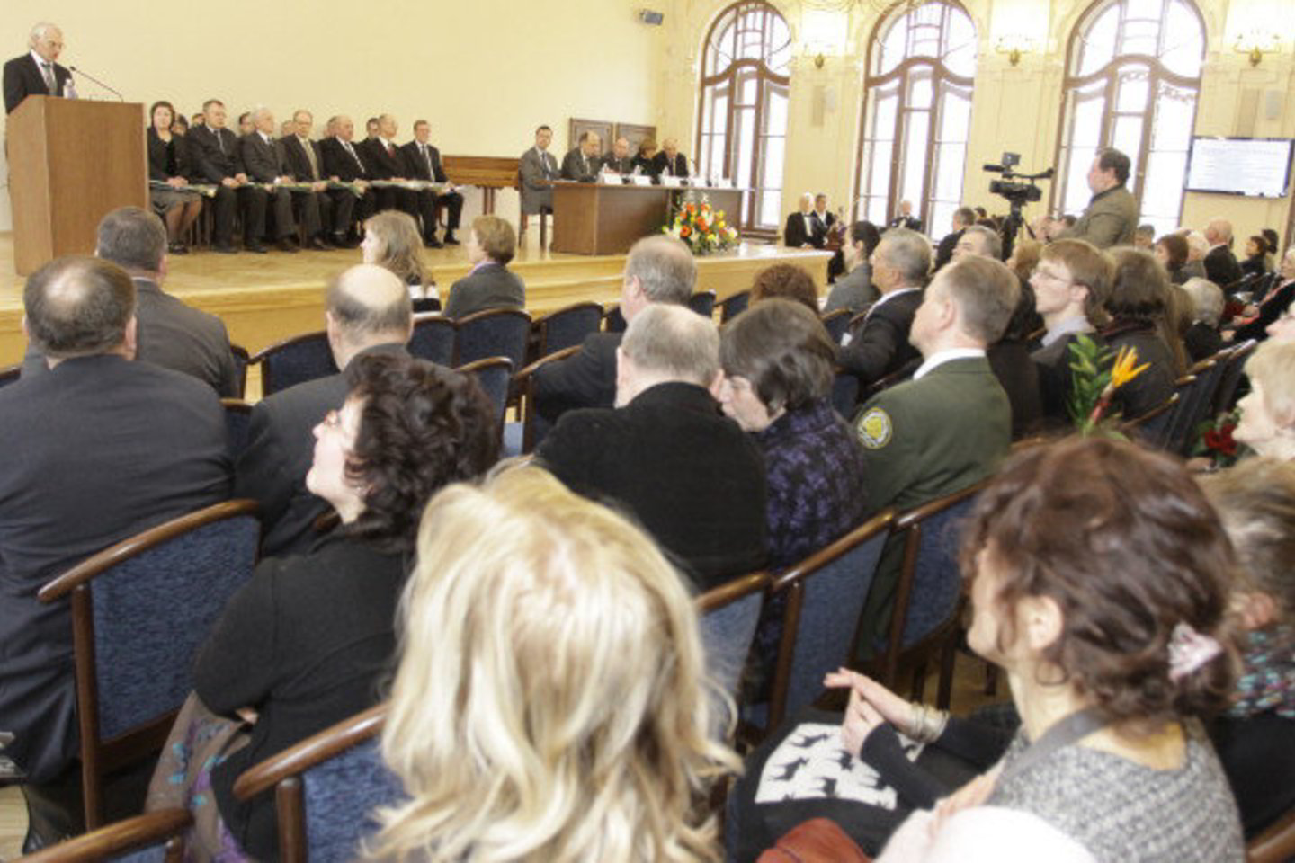Mokslo premijų laureatams palinkėta kūrybiškumo energija užkrėsti visuomenę.