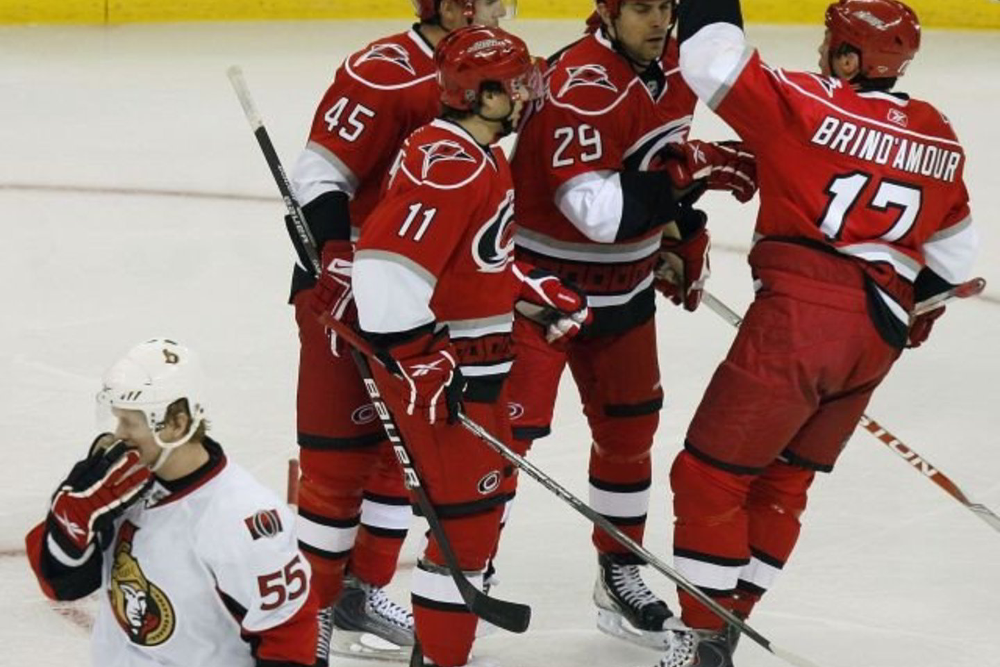 „Carolina Hurricanes“ ledo ritulininkai iškovojo septintą pergalę iš eilės.