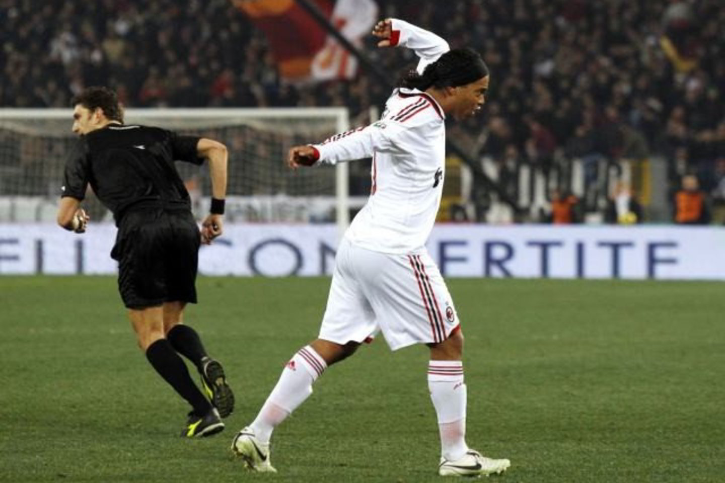 "AC Milan" žvaigždė Ronaldinho liejo apmaudą.