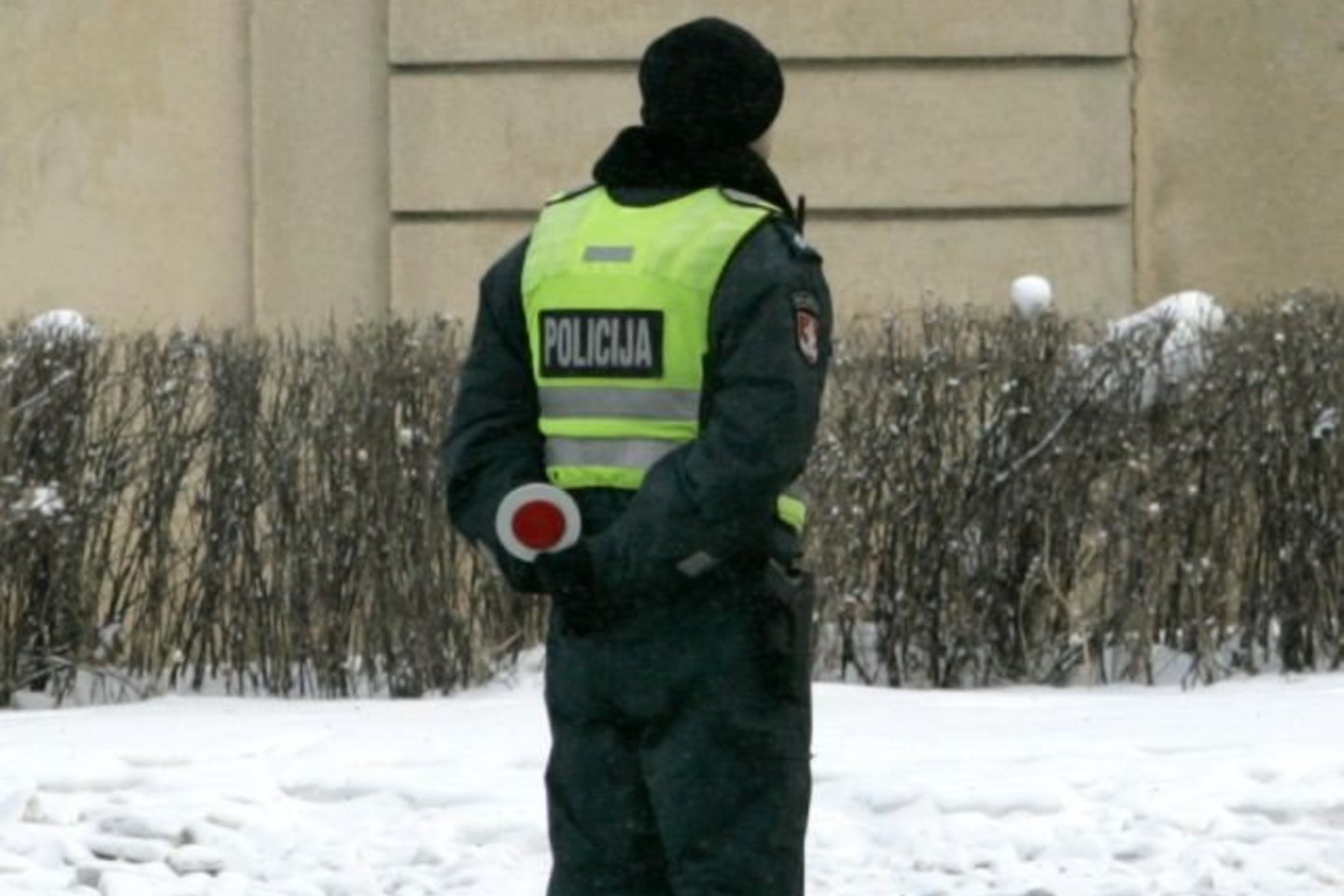 Policijos pareigūnas gydomas namie.