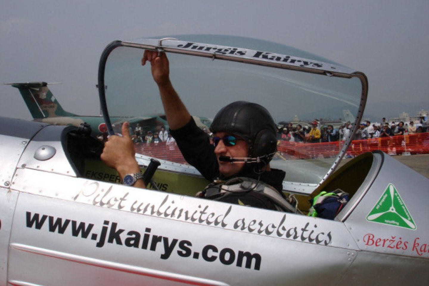 J.Kairys apdovanotas už saugius meistriškus skrydžius ir naujų varžybų organizavimą.