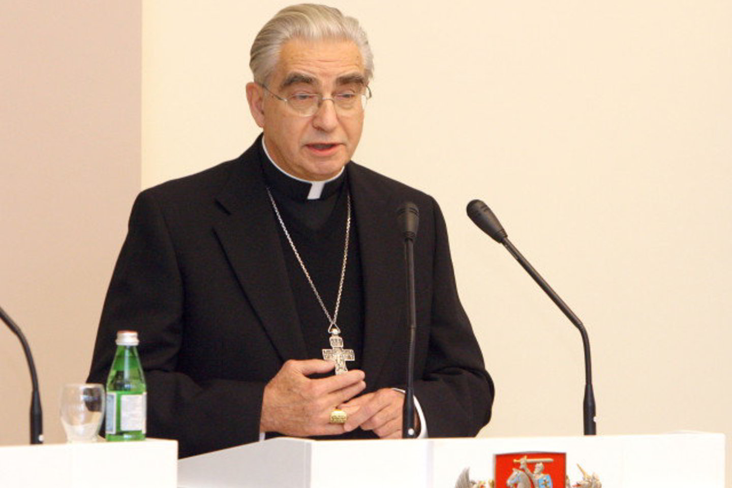 J.A.Bačkis: „Težadina ši diena viltį visiems ir kiekvienam“.