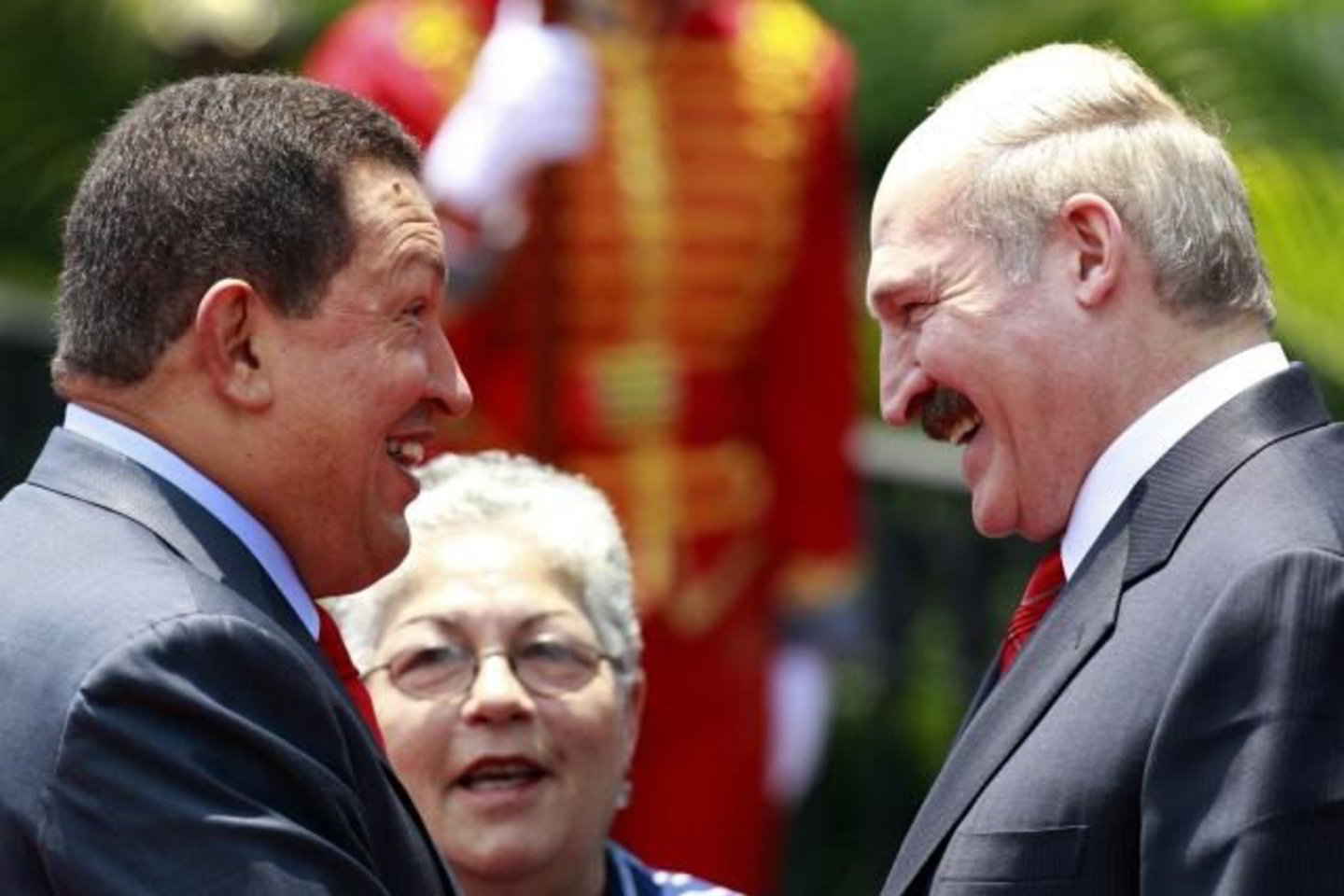 Venesueloje H.Chavezas apkabino atvykusį A.Lukašenką ir abu nuėjo į derybas.