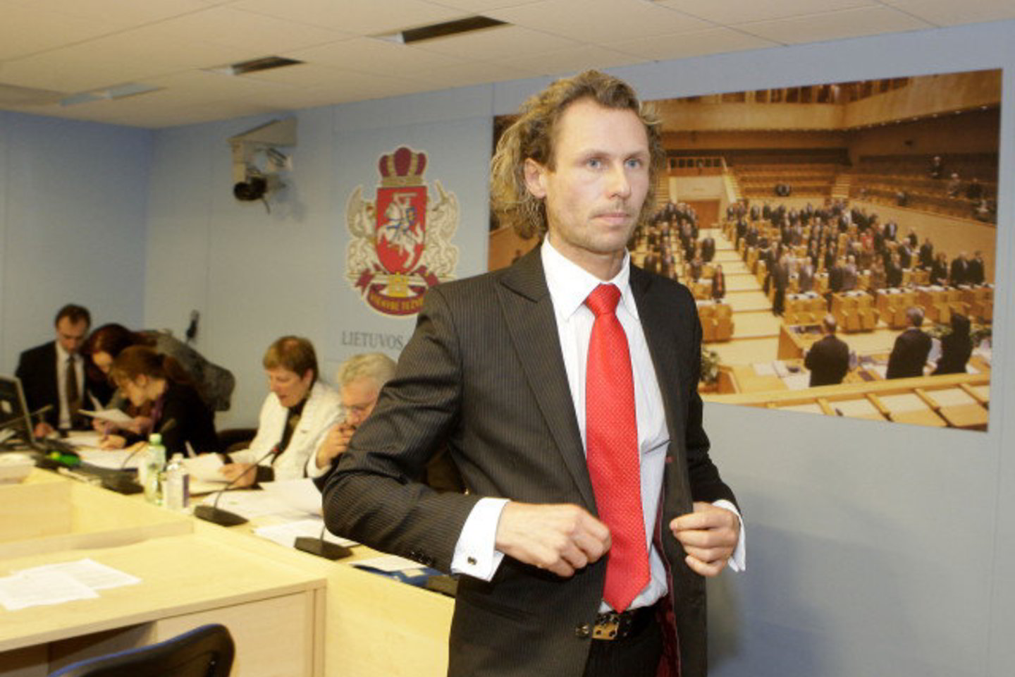 L.Karalius (nuotr.) ir A.Sacharukas kaltinami pažeidę Seimo statutą ir nusižengę Valstybės politikų elgesio kodeksui.