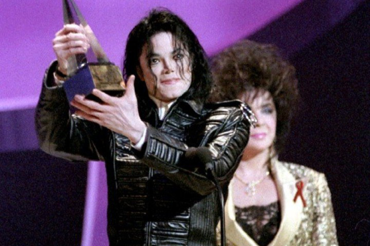 Nuo M.Jacksono mirties praėjusių metų birželio 25 dieną „Sony“ pasaulyje pardavė apie 31 mln. šio atlikėjo albumų.