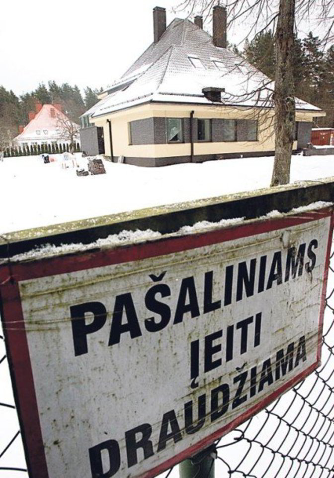 Jeigu šis namas nebūtų premjero rezidencija, nekilnojamojo turto agentai vis tiek jį įvertintų ne pigiau nei 5 milijonais litų. Šiuo metu panašiai tiek kainuoja net perpus mažesni namai Valakampių pušynuose.