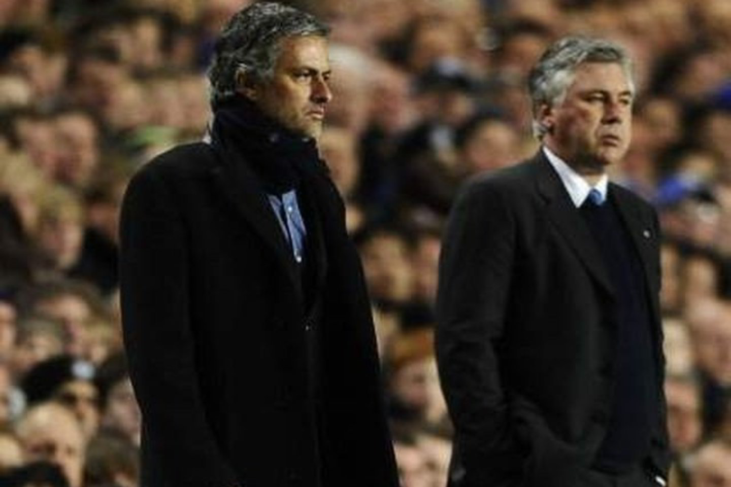 J.Mourinho (kairėje) taktiškai pranoko savo oponentą C.Ancelotti.