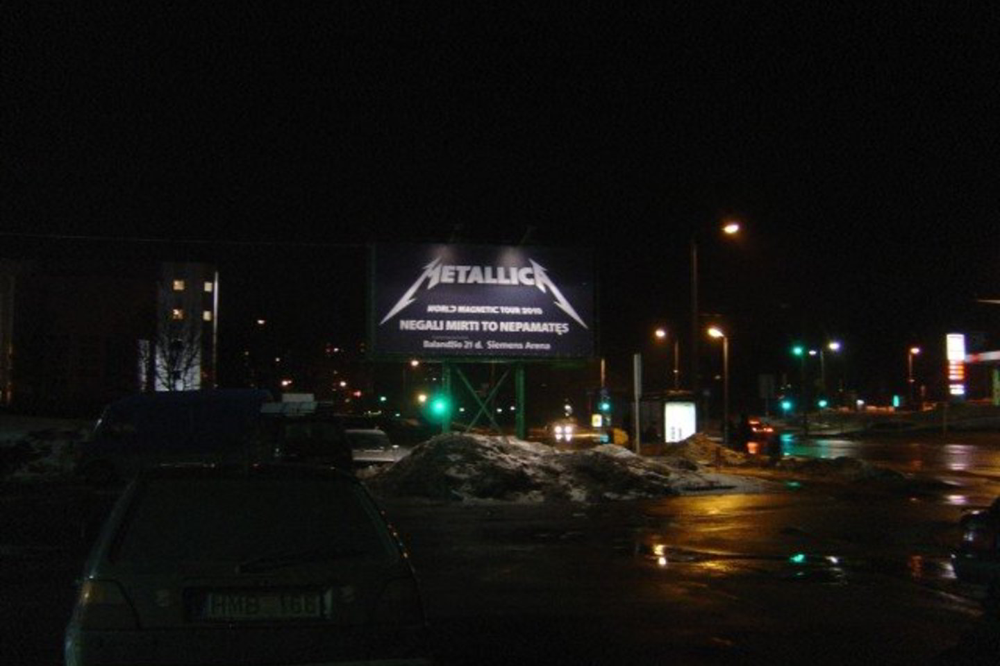 Pavogtas „Metallica“ koncertus anonsuojantis plakatas su užrašu „Negali mirti to nepamatęs“.
