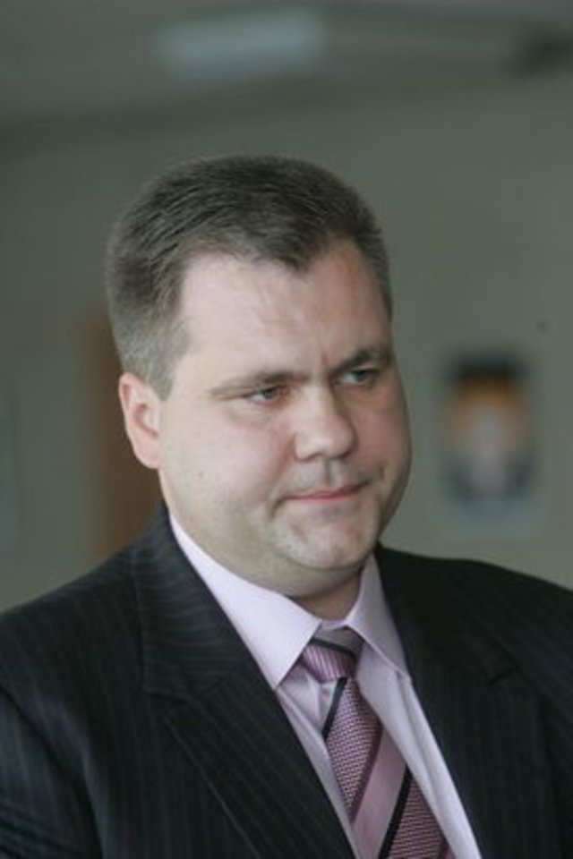 A.Ūso tėvas negali patikėti sūnui mestais kaltinimais.