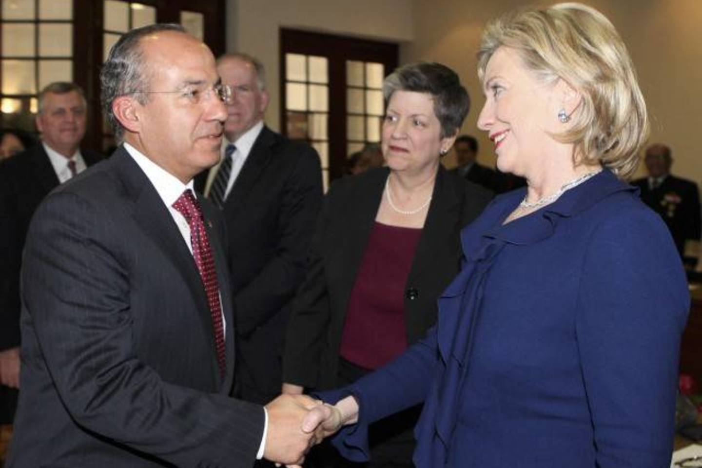 JAV valstybės sekretorė H.Clinton pažadėjo suintensyvinti pagalbą Meksikai kovoje su narkomafija.